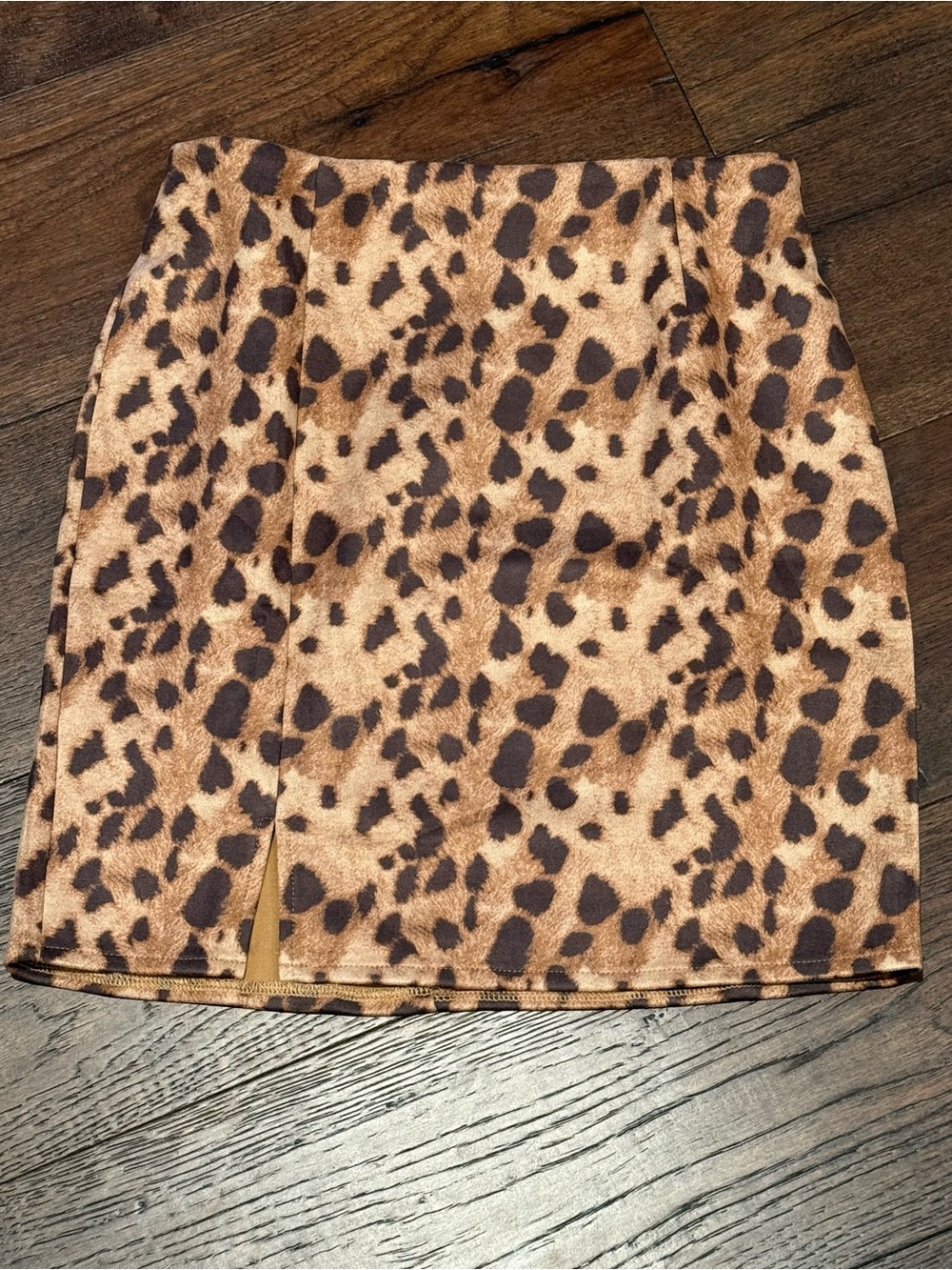 Simple Leopard Print Mini Skirt in Tan and Black - Picture 2 of 4